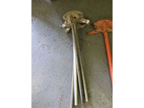 ~/upload/Lots/142415/AdditionalPhotos/wigupa3oxmuga/Standard conduit bender with bosal 20mm and 25mm pipe benders Qty 5_t600x450.jpg